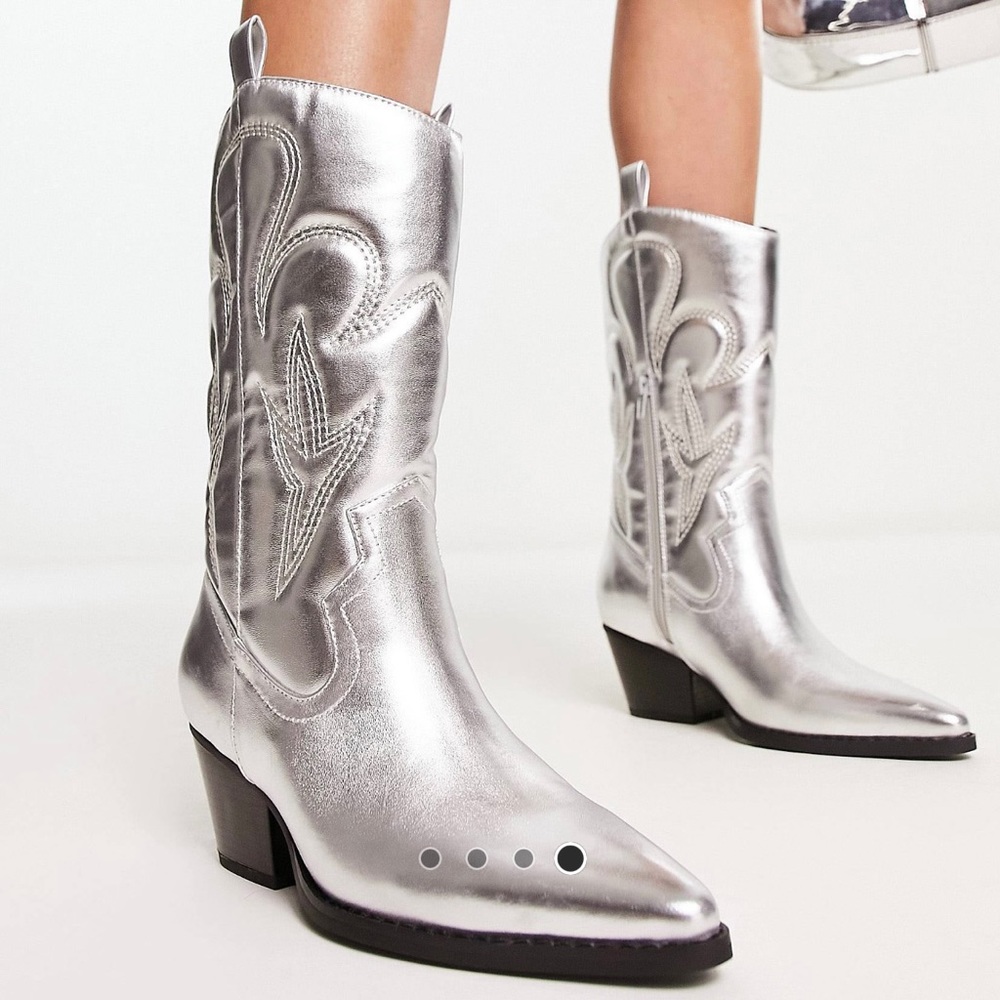 ASOS Public Desire WIDE FIT Calabasas Western Boots in Silver Size US 9